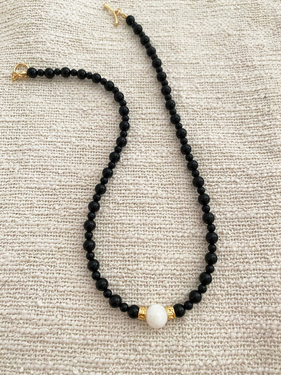 Handmade Fashion Natural Stone Black Onyx Shell Necklace