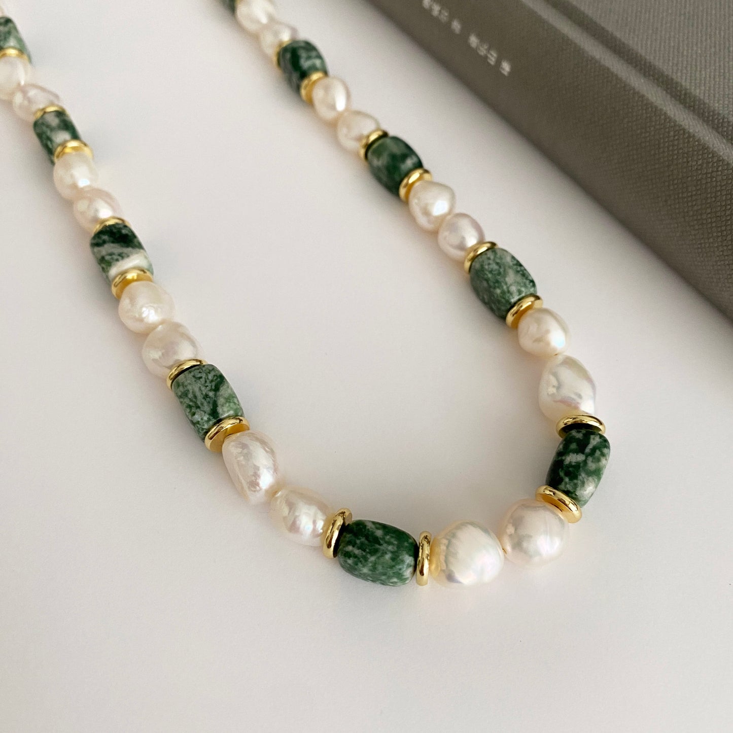 Handmade Fashion Natural Stone Green Dot Jade Baroque Pearl Necklace