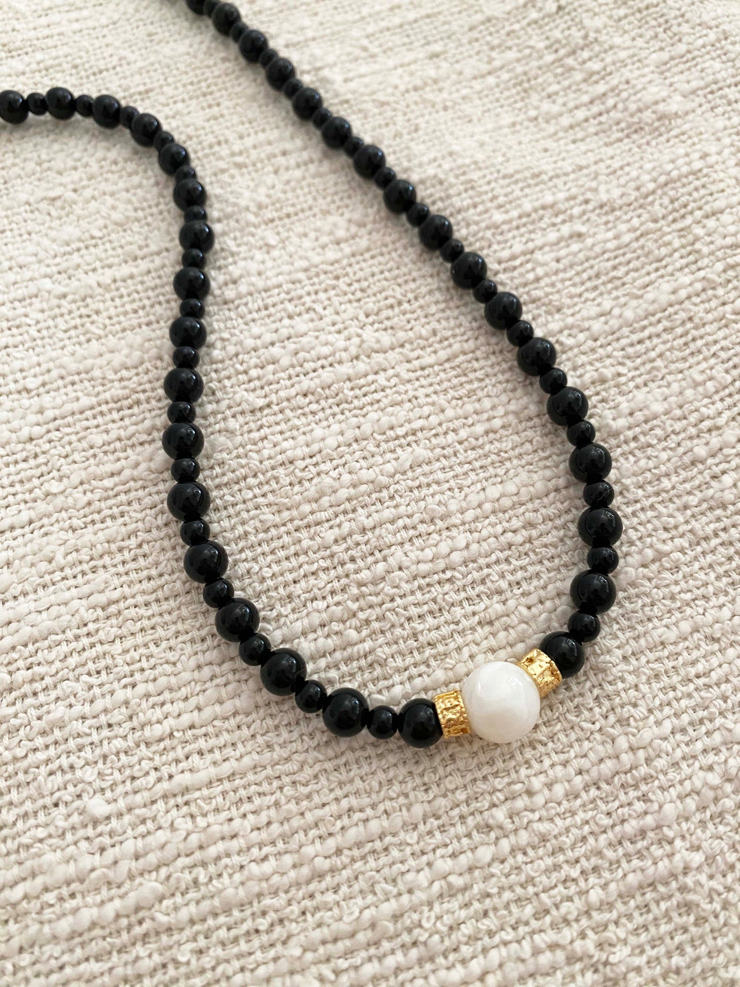 Handmade Fashion Natural Stone Black Onyx Shell Necklace