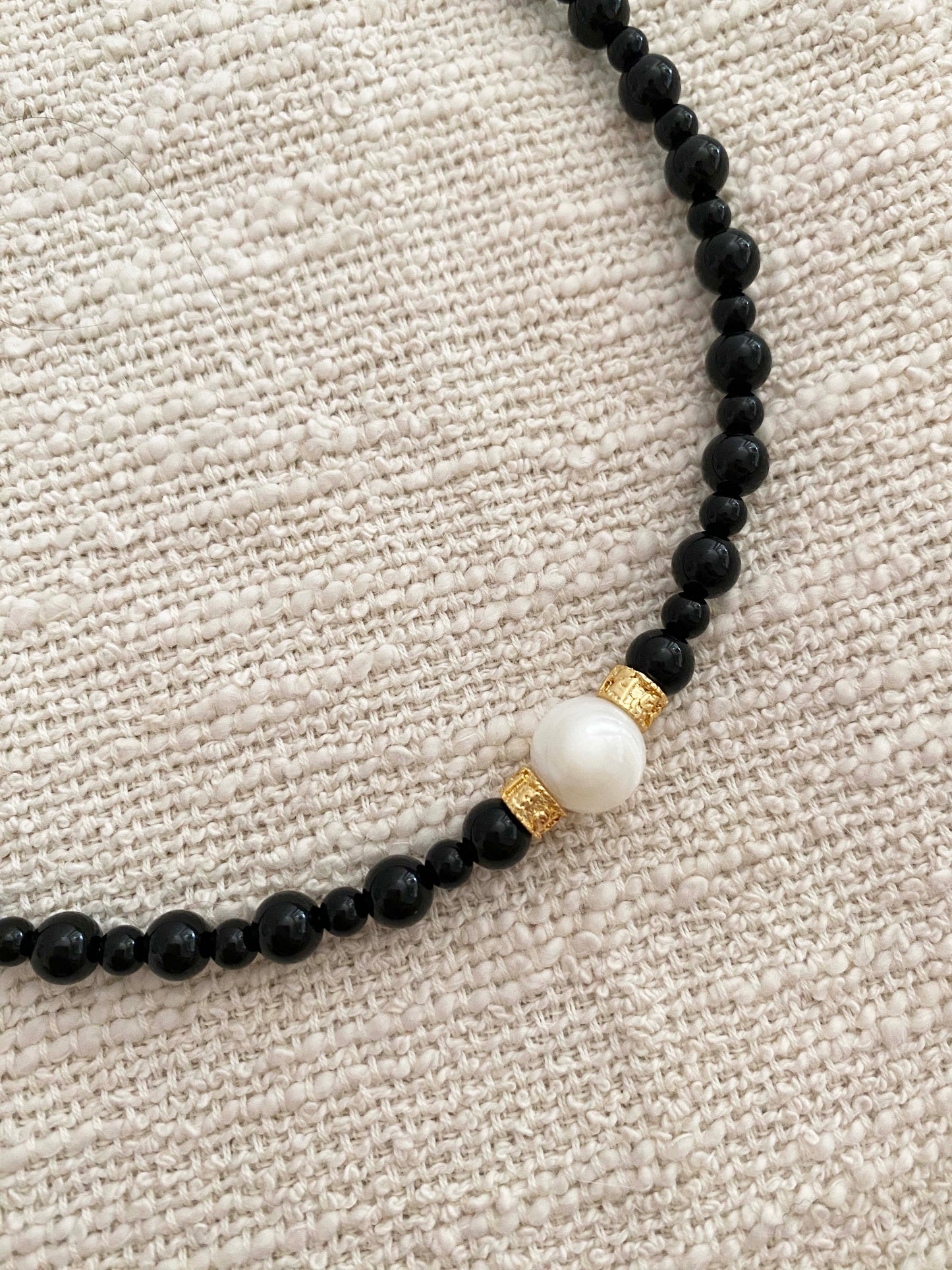 Handmade Fashion Natural Stone Black Onyx Shell Necklace