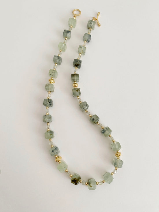 Handmade Fashion Natural Stone Prehnite Necklace